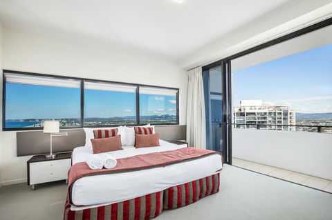 Ultra Broadbeach - Accommodation QLD 16