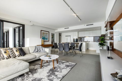 Ultra Broadbeach - Accommodation QLD 12