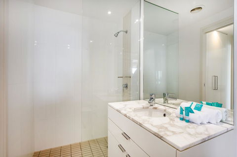 Ultra Broadbeach - Accommodation QLD 28