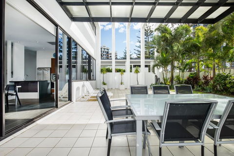 Ultra Broadbeach - Accommodation QLD 26