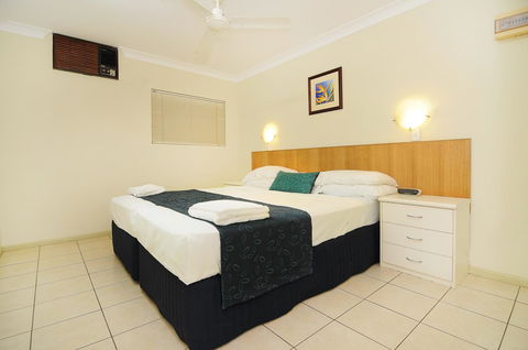Cairns Queenslander Hotel & Apartments - Accommodation QLD 18
