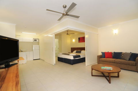 Cairns Queenslander Hotel & Apartments - Accommodation QLD 16