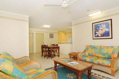 Cairns Queenslander Hotel & Apartments - Accommodation QLD 14