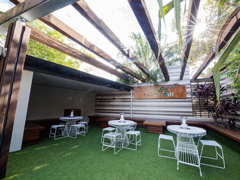 Eatons Hill Hotel - Accommodation QLD 39