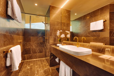 Eatons Hill Hotel - Accommodation QLD 11