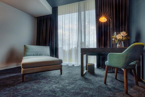 Eatons Hill Hotel - Accommodation QLD 21