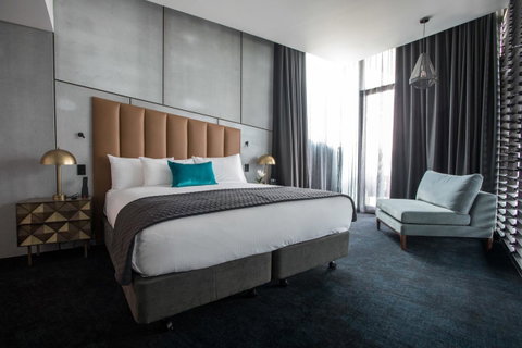 Eatons Hill Hotel - Accommodation QLD 30