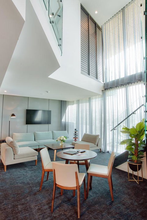 Eatons Hill Hotel - Accommodation QLD 18