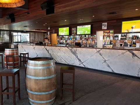Eatons Hill Hotel - Accommodation QLD 38