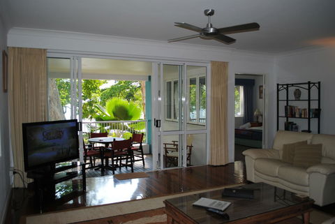 BeachView Apartments At Villa Paradiso - Accommodation QLD 22