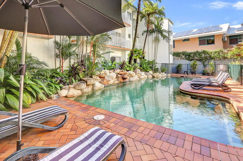 Coral Tree Inn - Accommodation QLD 2