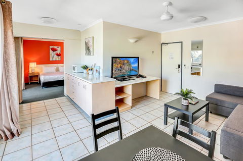 Coral Tree Inn - Accommodation QLD 25