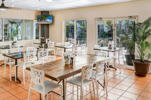Coral Tree Inn - Accommodation QLD 26