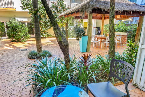 Coral Tree Inn - Accommodation QLD 10