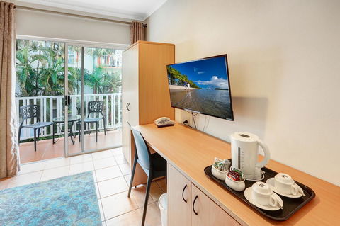 Coral Tree Inn - Accommodation QLD 12