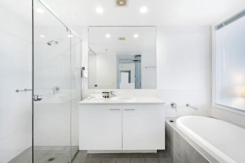 ULTIQA Freshwater Point Resort - Accommodation QLD 36