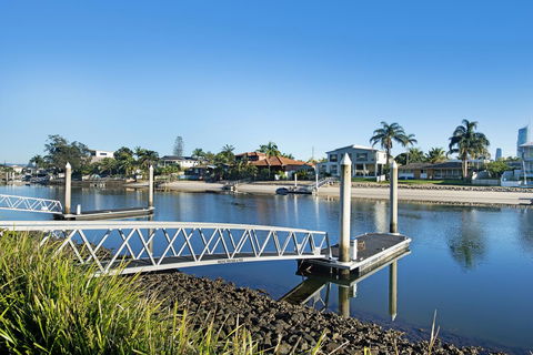 ULTIQA Freshwater Point Resort - Accommodation QLD 32