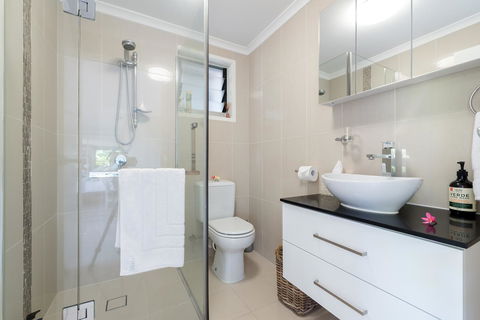 Private Guest Suite High On Currumbin Hill - Accommodation QLD 12