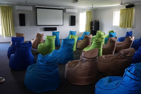 YAL Cairns - A Motel That Makes A Difference - Accommodation QLD 4