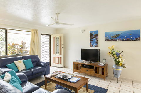 Marcol Place Holiday Apartments - Accommodation QLD 11