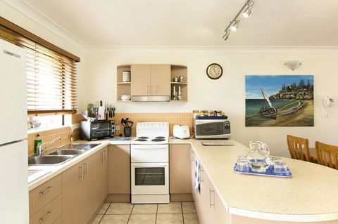 Marcol Place Holiday Apartments - Accommodation QLD 7
