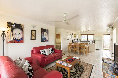 Marcol Place Holiday Apartments - Accommodation QLD 16