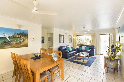Marcol Place Holiday Apartments - Accommodation QLD 12