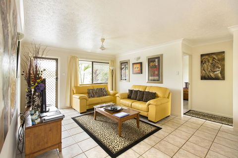 Marcol Place Holiday Apartments - Accommodation QLD 3