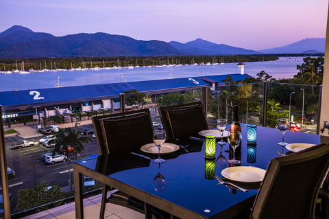 Jack And Newell Holiday Apartments - Accommodation QLD 32