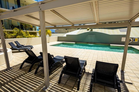 Jack And Newell Holiday Apartments - Accommodation QLD 7