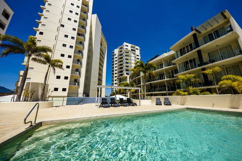 Jack And Newell Holiday Apartments - Accommodation QLD 9