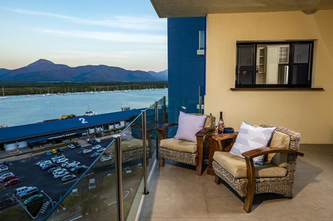 Jack And Newell Holiday Apartments - Accommodation QLD 43