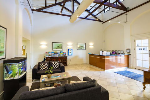 Jack And Newell Holiday Apartments - Accommodation QLD 16