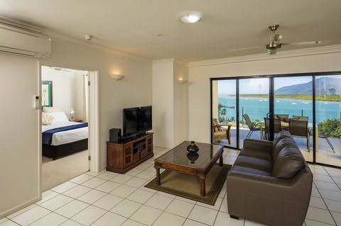 Jack And Newell Holiday Apartments - Accommodation QLD 36