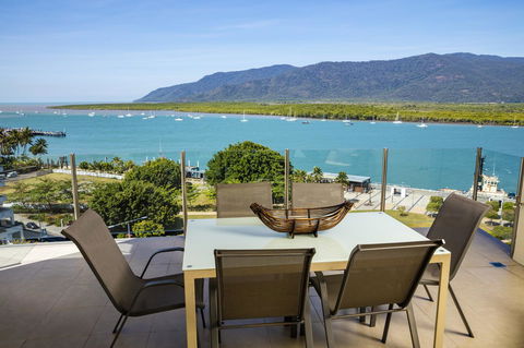 Jack And Newell Holiday Apartments - Accommodation QLD 25