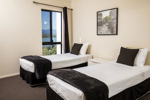 Jack And Newell Holiday Apartments - Accommodation QLD 39