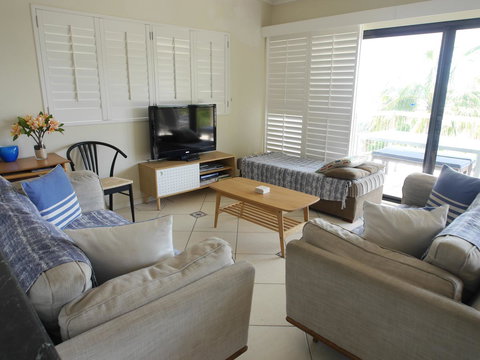 Cylinder Beach Mooloomba Unit 3 - Accommodation QLD 5