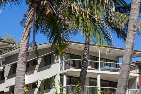 Cylinder Beach Mooloomba Unit 3 - Accommodation QLD 14