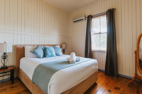 Apple Blossom Cottages - Accommodation QLD 8