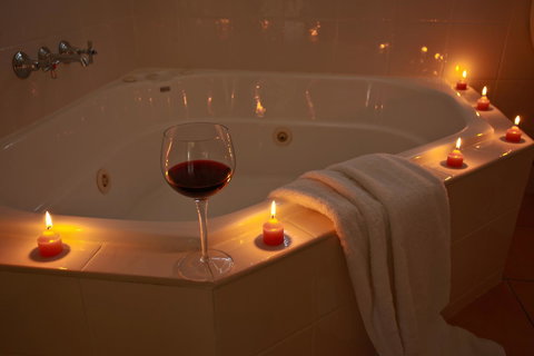 Apple Blossom Cottages - Accommodation QLD 13