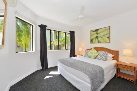 Tropical Reef Apartments - Accommodation QLD 23
