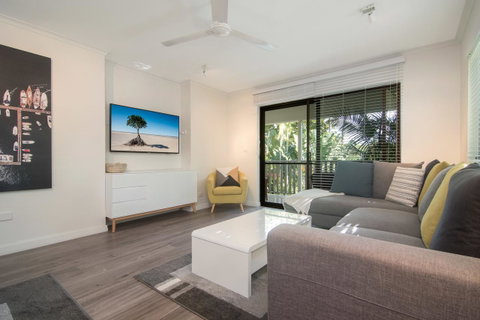 Tropical Reef Apartments - Accommodation QLD 5