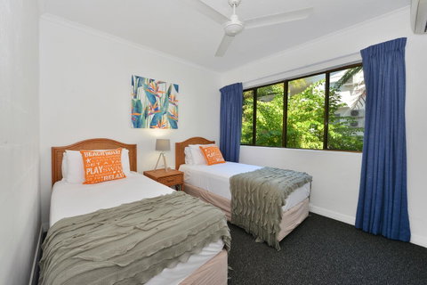 Tropical Reef Apartments - Accommodation QLD 24