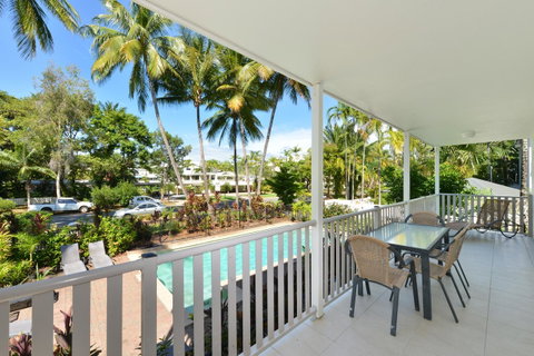 Tropical Reef Apartments - Accommodation QLD 22