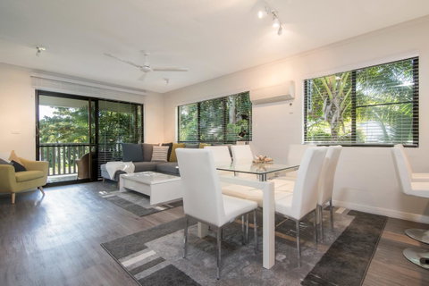 Tropical Reef Apartments - Accommodation QLD 6