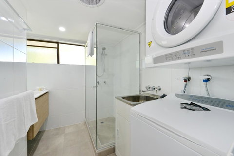 Tropical Reef Apartments - Accommodation QLD 18