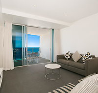 Number 1 H Luxury Residence - Netflix WiFi  More - Accommodation QLD