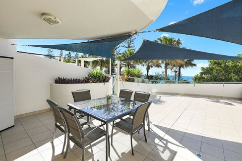 Malibu Apartments - Accommodation QLD 4