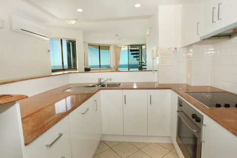 Malibu Apartments - Accommodation QLD 15