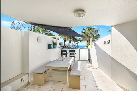 Malibu Apartments - Accommodation QLD 9